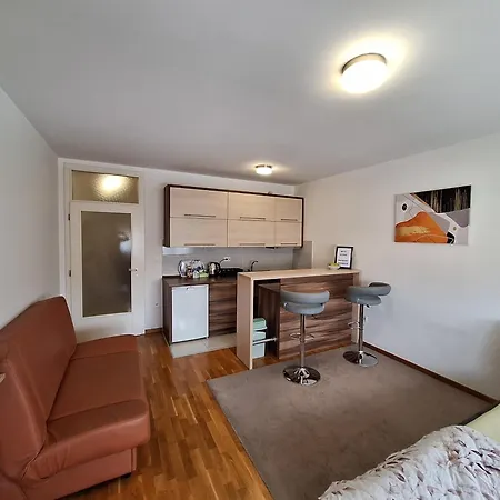 Sarah - Autobuska Stanica Apartman *