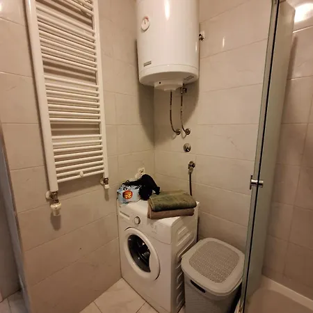 Daire Sarah - Autobuska Stanica