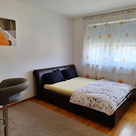 Sarah - Autobuska Stanica Apartman